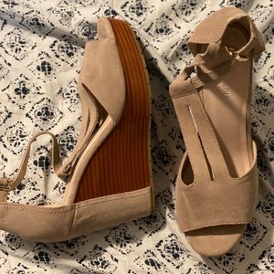 Nude Suede Kenneth Cole wedges